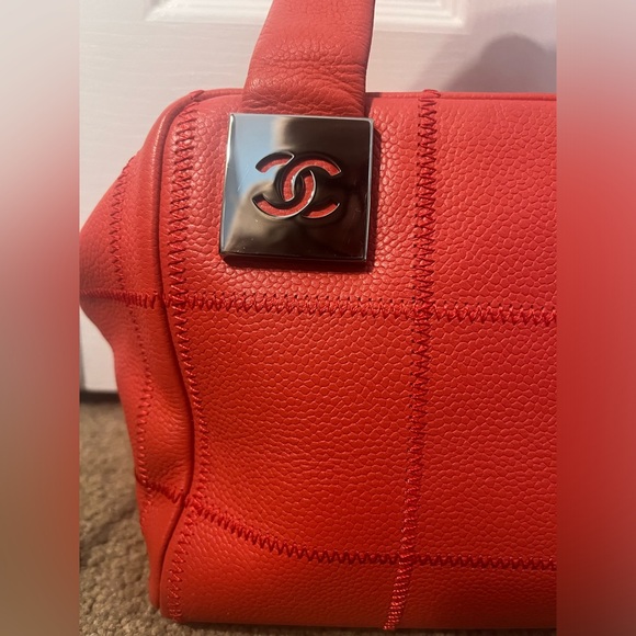 CHANEL - Pink Leather Handbag - *RARE* - Picture 5 of 14